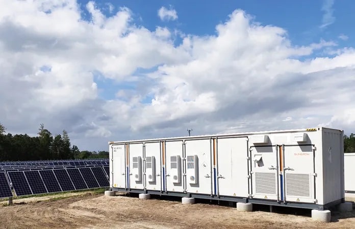 solar battery storage benefits