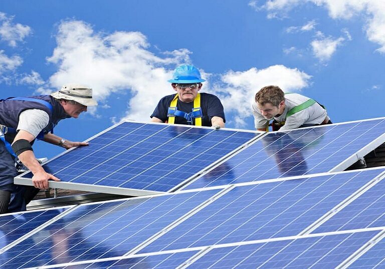 Beyond the Panels: Understanding Battery Rebates and Their Role in Energy Independence